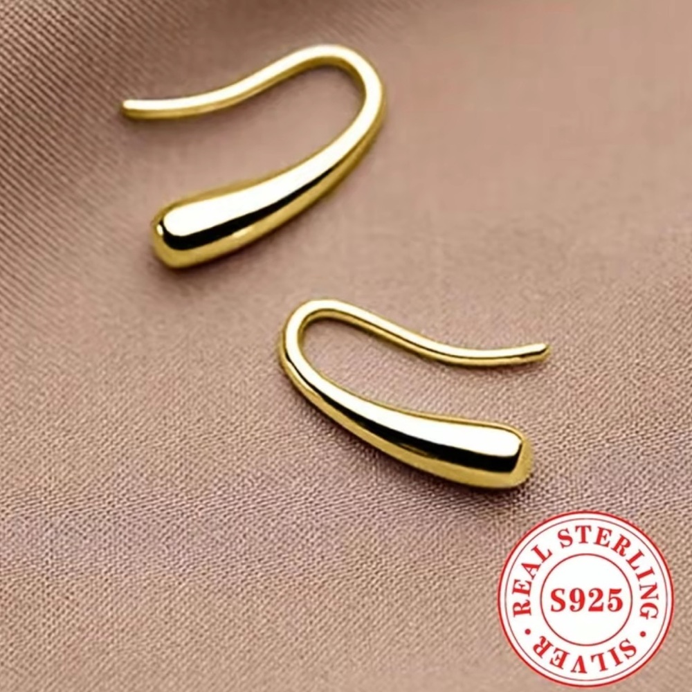 BRAND NEW trendy gold droplet minimalist earrings